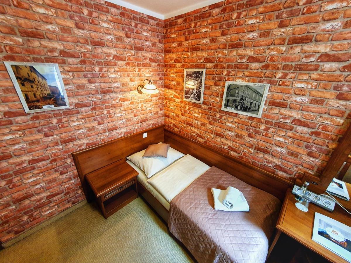 Hotel Zamkowy Mlyn Krapkowice Exterior photo